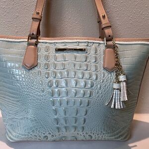 Brahmin Asher Sea Glass
Tricolor Leather Melbourne Tote